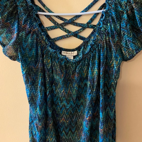 Blue-green top with ruffled front and accent straps size medium - Picture 8 of 9